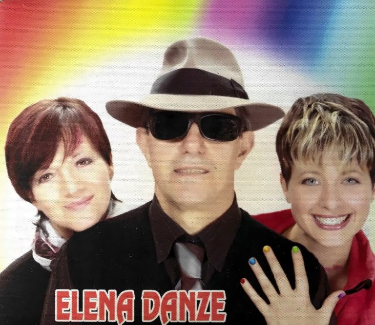 Tre insegnanti di Elena Danze su uno sfondo arcobaleno, con la scritta Elena Danze in rosso